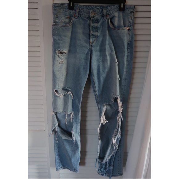 Distressed Boyfriend Jeans - Picture 3 of 11